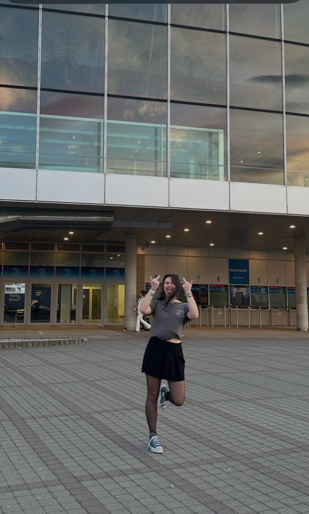 zuza, occasionally tweet media