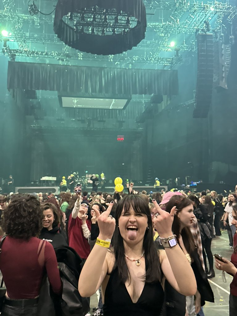 zuza, occasionally tweet media