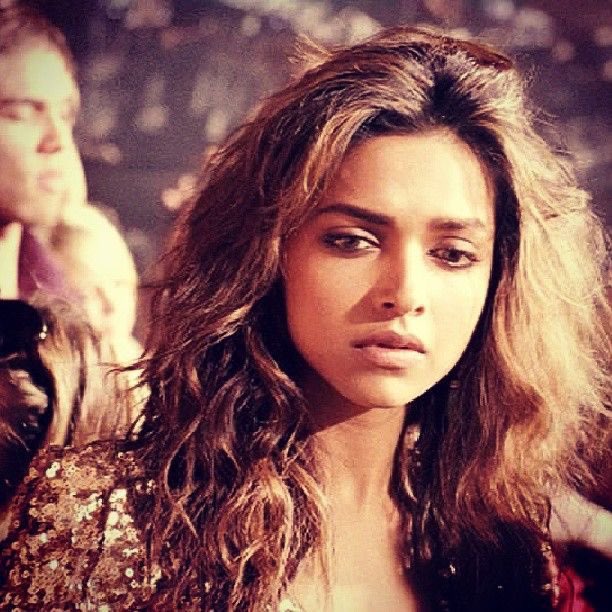 retroserene's tweet photo. you seem pretty sad for a girl so in love https://t.co/ZeJmDMTwAh