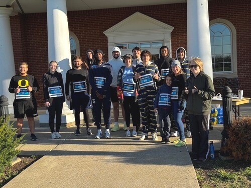murraystateuniv's tweet image. Murray State’s Center for Student Engagement and Success hosted the First‑Generation Student 5K on March 28, bringing students, faculty and staff together for connection, wellness and community. 💙 💛🐎 #FirstGen #WeAreRacers

🔗 bit.ly/3OqyxtB.