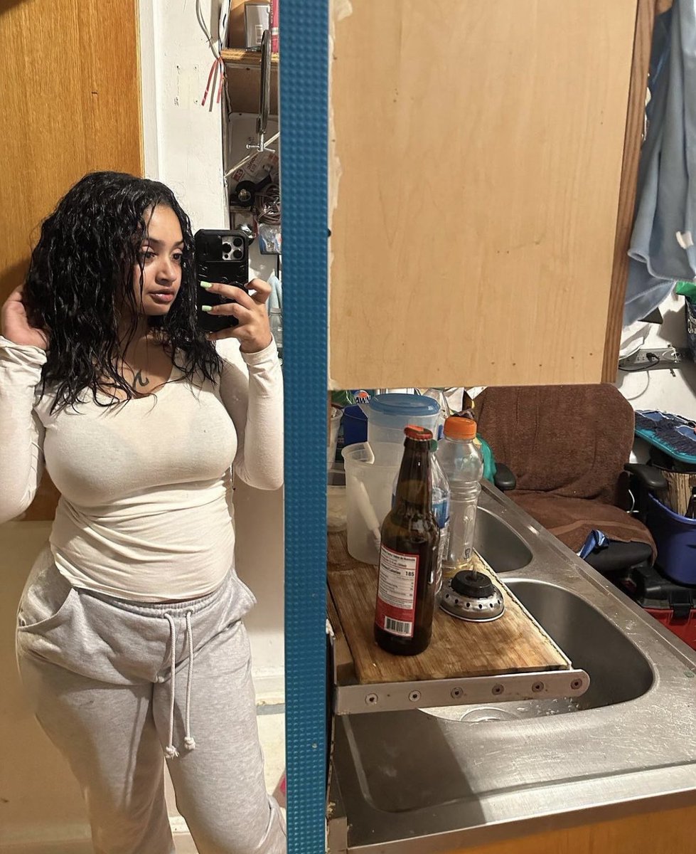 Vickyjoan tweet media