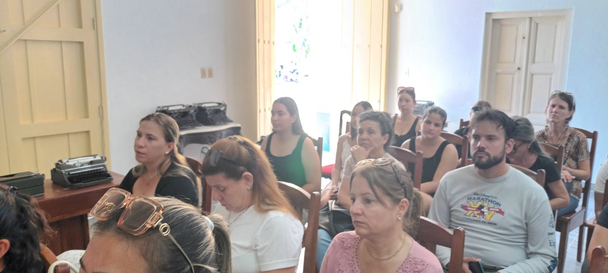 OlmoYoanis's tweet photo. Ecuentro con los Cuadros,reservas y jovemes del #CITMAVC la Inteligencia Artificial aplicaciones y usos para el trabajo cotidiano #CubaEstáFirme https://t.co/pIoFhbcHzB