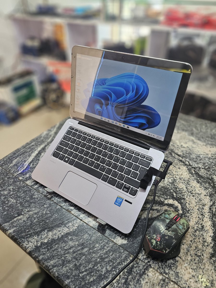 SamsonCLinus's tweet photo. Hp 1020 G1
Core M Series https://t.co/u7LuwnFXn1