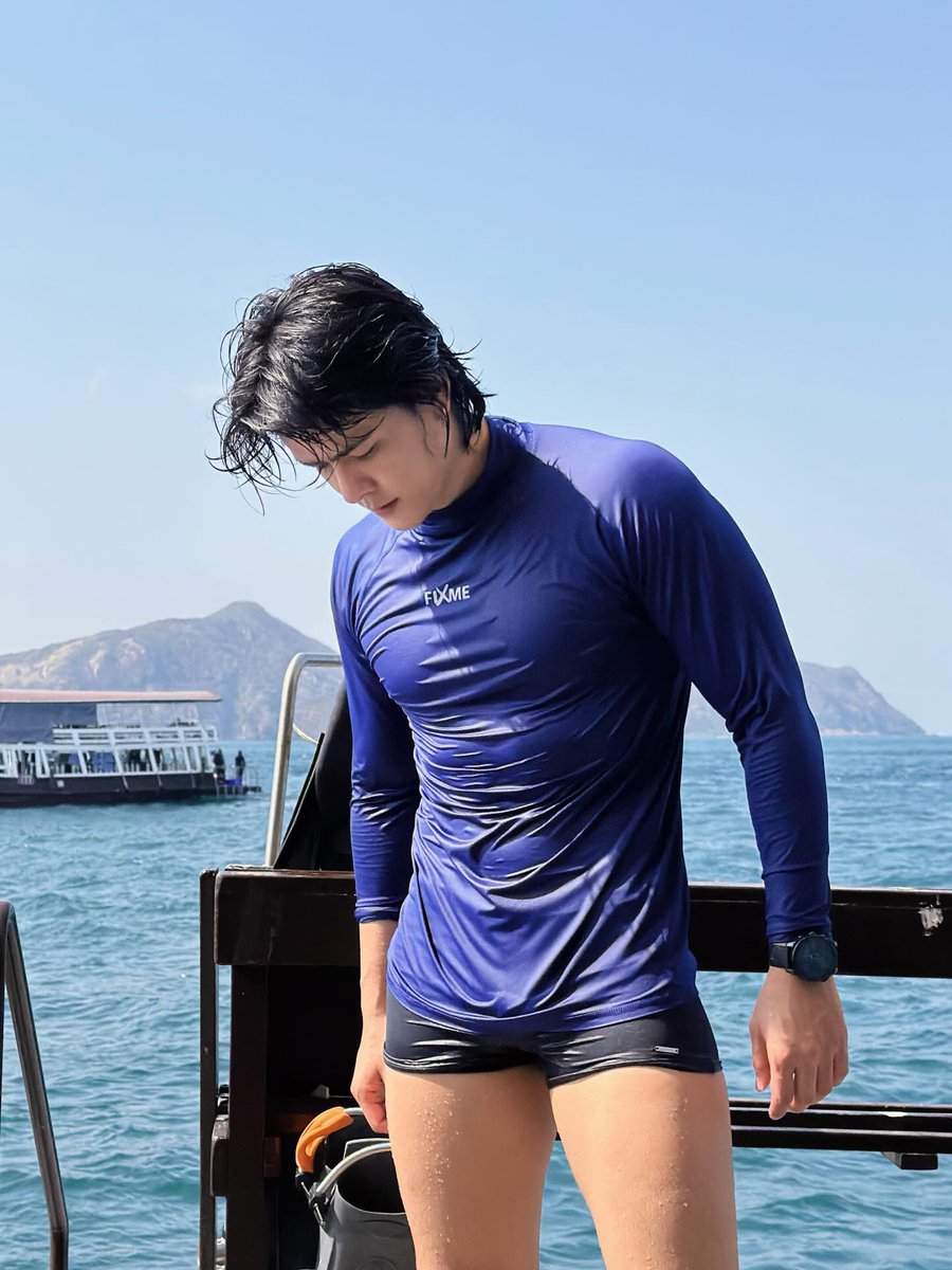 Markofficialfan's tweet photo. IG Update: mark_sorntast
SUMMER ☀️🏊🏻‍♂️🚤

#MarkIIIV https://t.co/p5VXDR3xLW