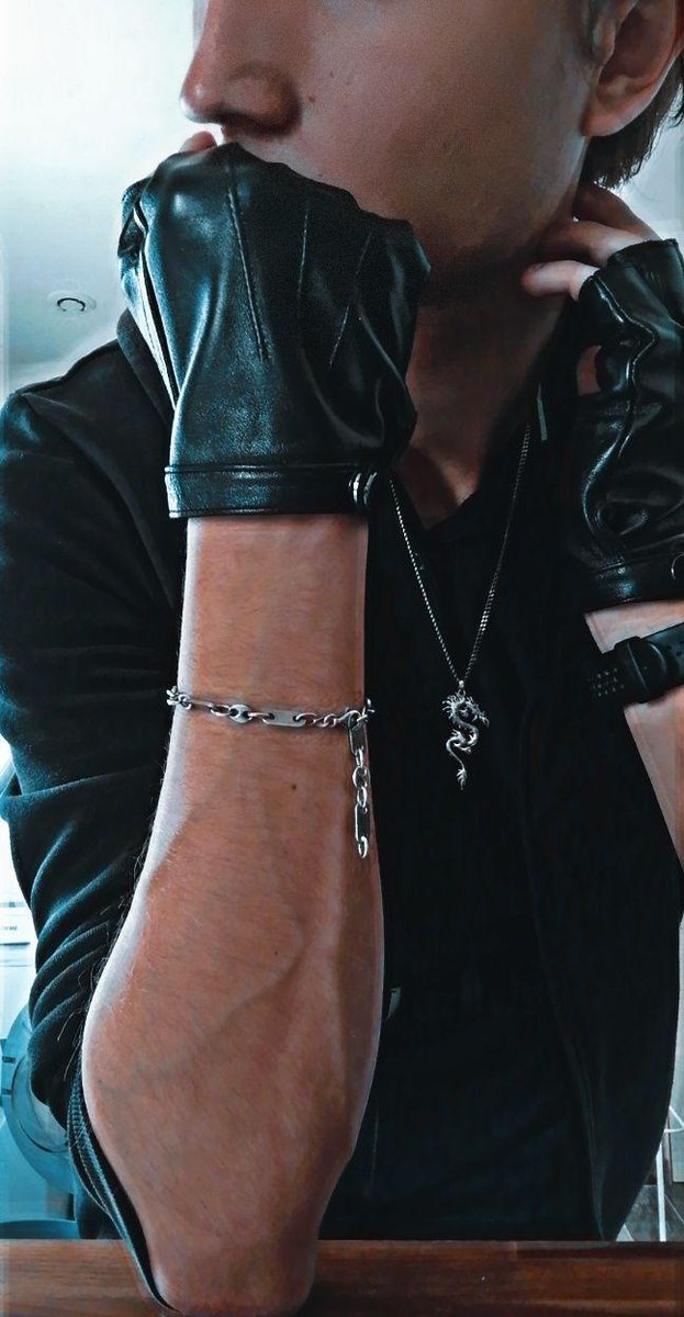 𝑽𝒂𝒎𝒑𝒊𝒓𝒆V̸i̸d̸ ✵ tweet media