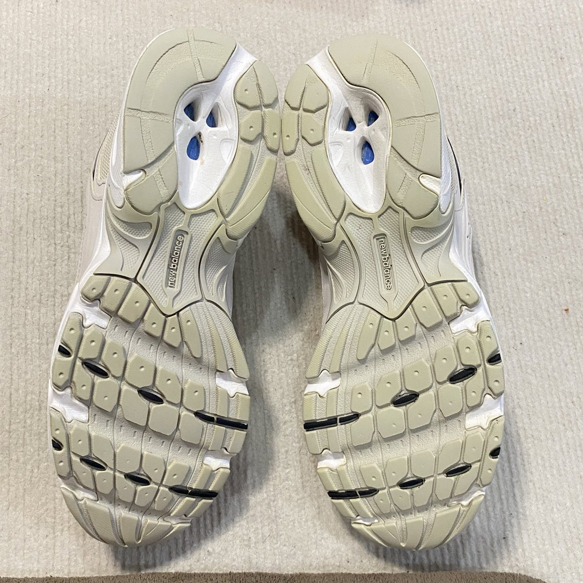daisysneakers tweet media