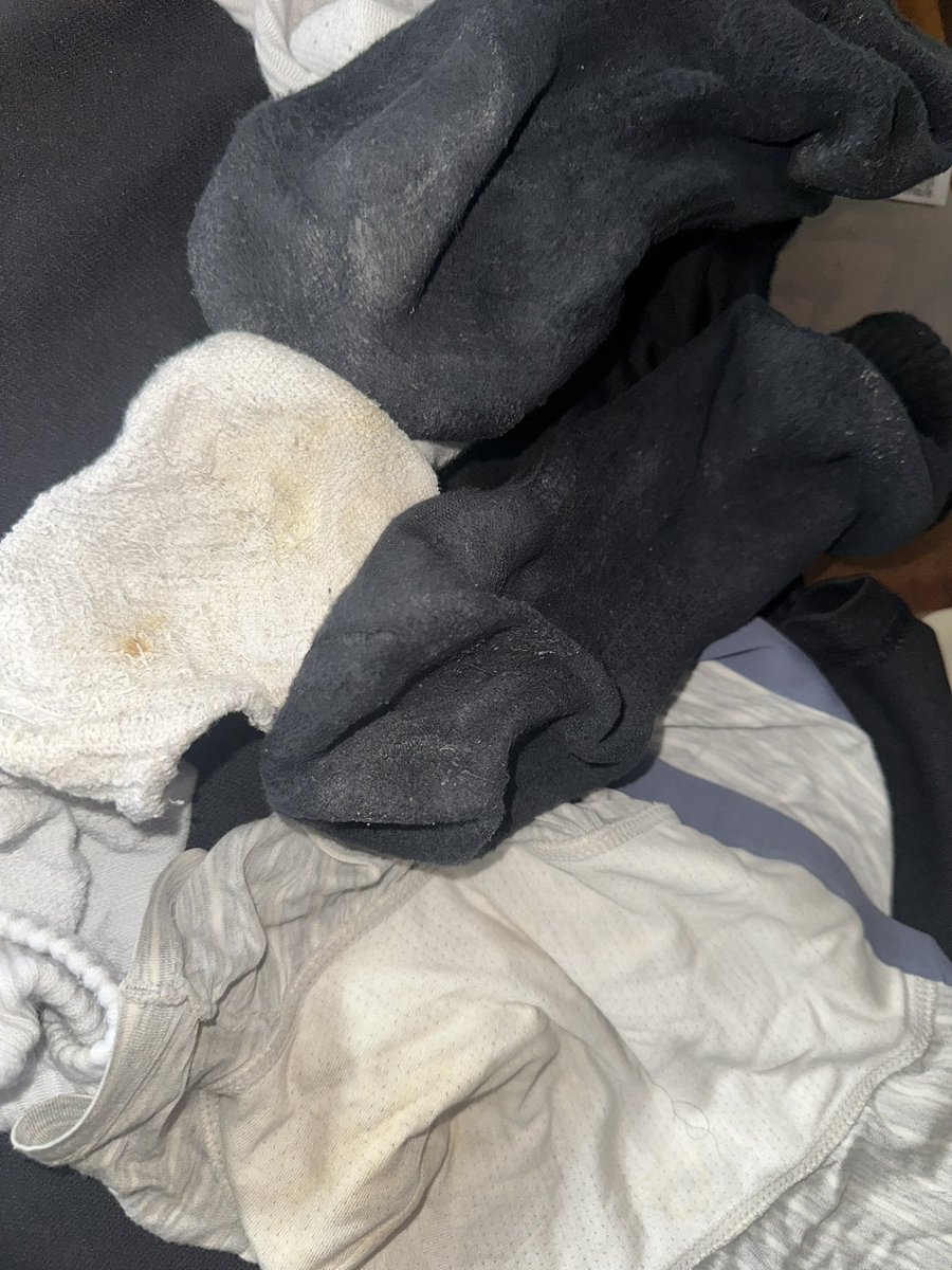 Smell_like tweet media