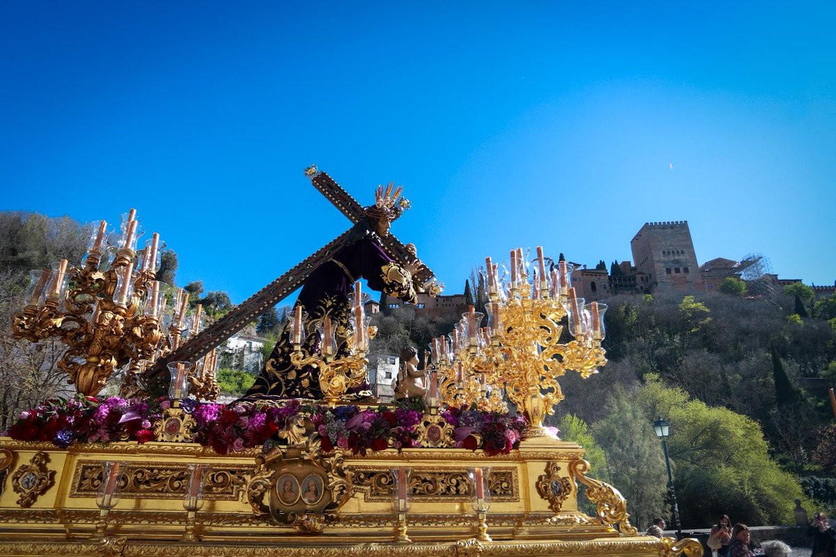 ViaCrucisGR's tweet photo. #OFICIAL | Martes Santo de 2026 

La Hermandad desea expresar su más sincero agradecimiento tras la celebración del pasado Martes Santo, una jornada que quedará en la memoria de todos por su brillantez, solemnidad y extraordinaria participación.

📷P. Marín, A. Rojas y B. Rguez. https://t.co/HzIB6xI4TP