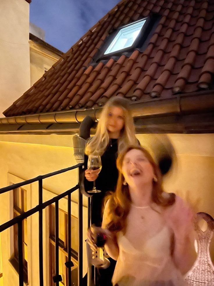 Olivia Voss tweet media