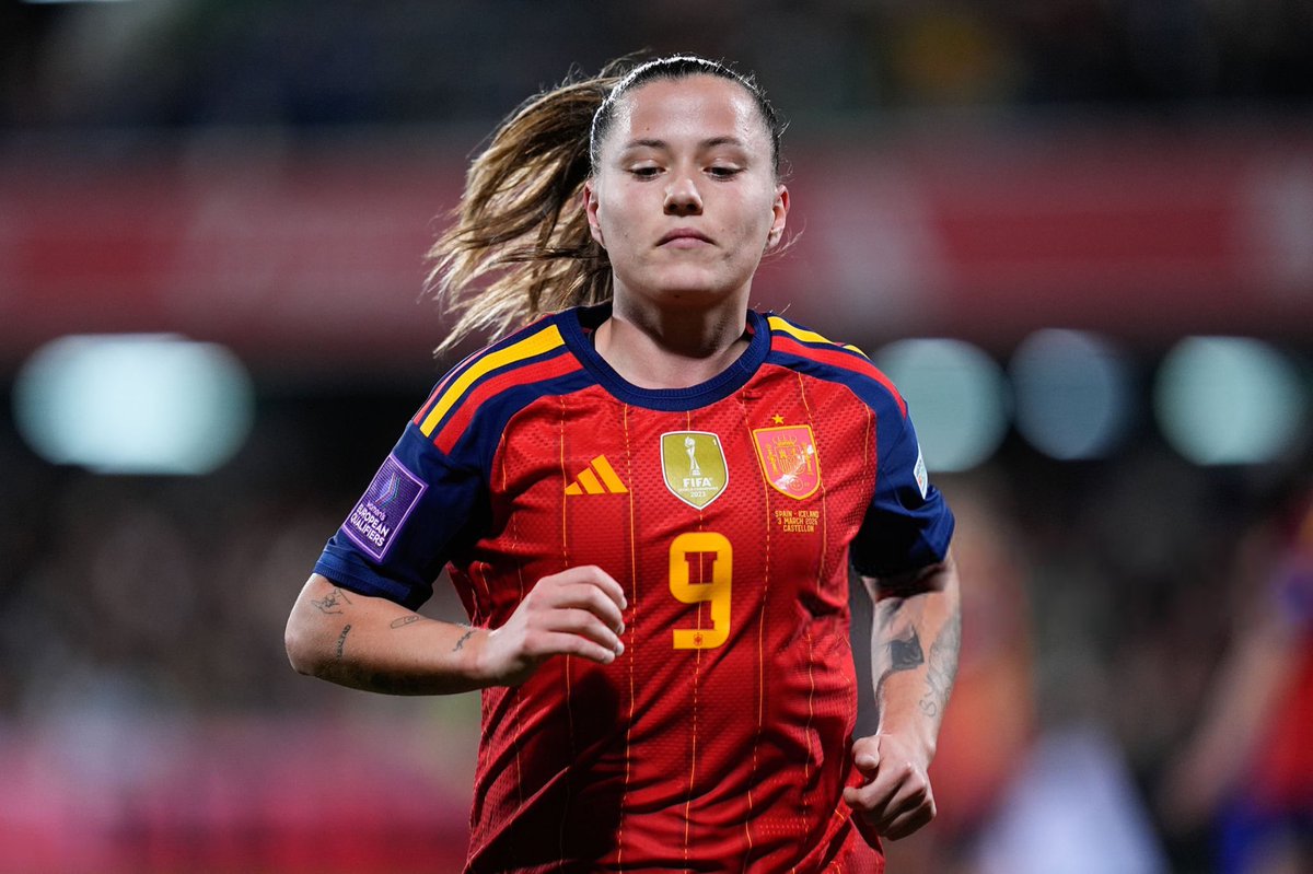 BarcaFem's tweet image. 🌍 15 Barça Femení players have been called up to their national teams for the upcoming #FIFAWWC qualifiers:

🇵🇱 Ewa Pajor
🇳🇱 Esmee Brugts
🇵🇹 Kika Nazareth
🇳🇴 Graham Hansen
🇨🇭 Sydney Schertenleib
🇪🇸 Cata, Irene, Mapi, Ona, Alexia, Patri, Serrajordi, Vicky, Salma, Pina