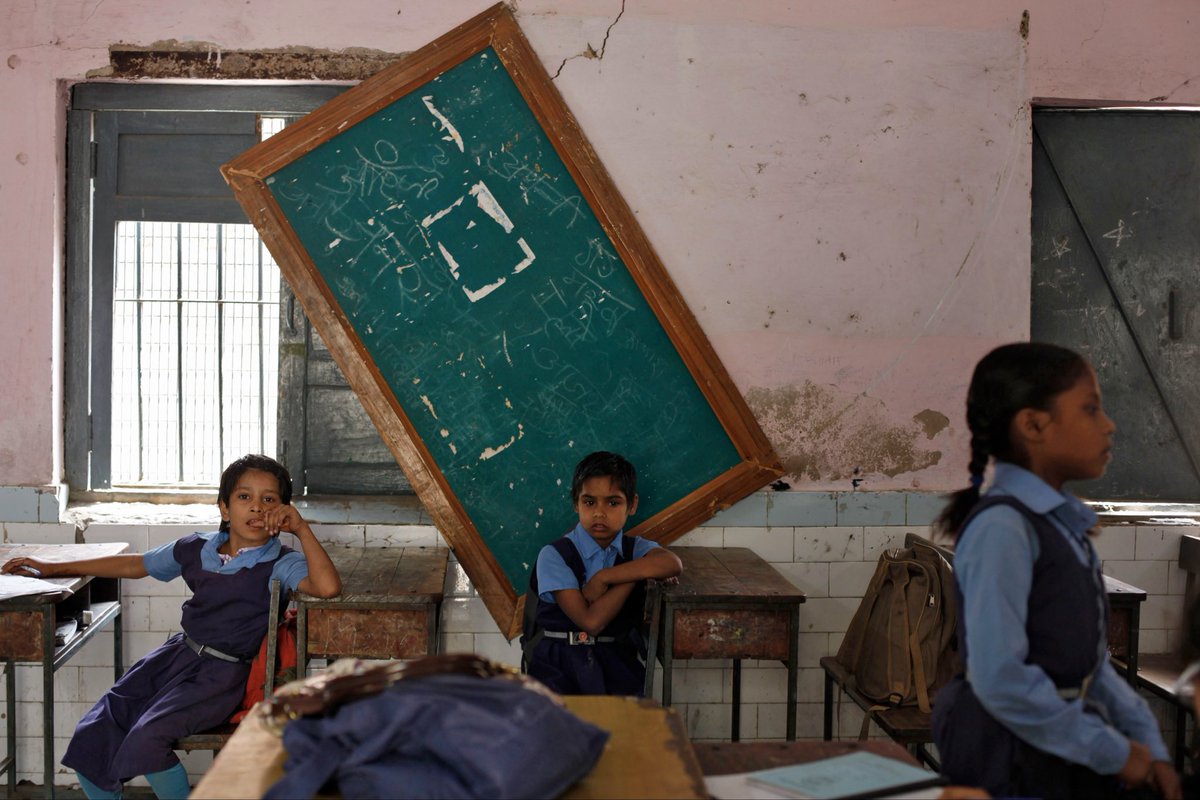 Schandillia's tweet photo. India: 4th largest economy
Rwanda: 104th largest economy

India: $4.5T GDP
Rwanda: $15.4B GDP

India: $3k GDP/capita
Rwanda: $1k GDP/capita

India: $2,900 PCI
Rwanda: $1,000 PCI

Government schools in India: https://t.co/kQkxYV5lw2