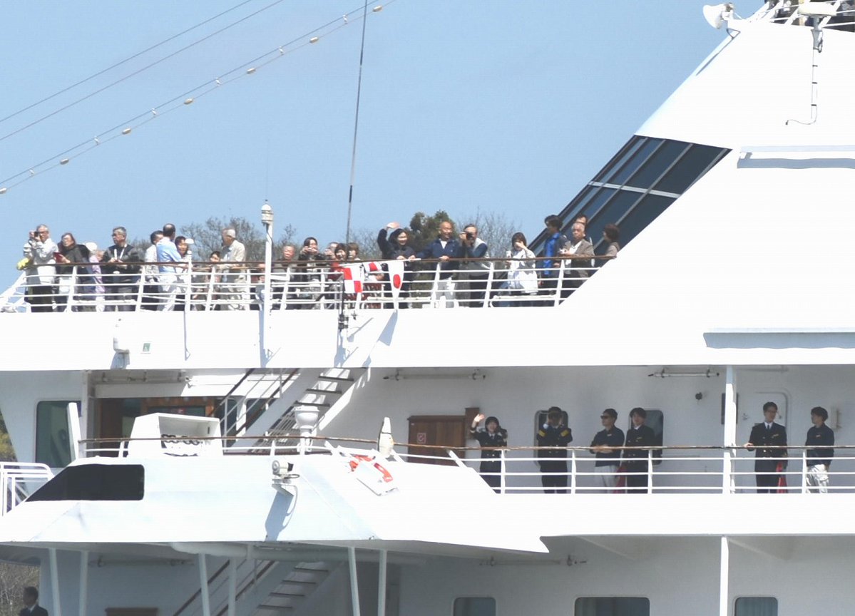 まるたま tweet media