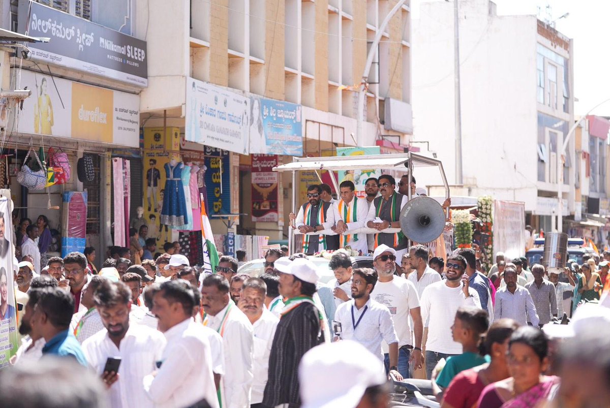 NasirHussainINC's tweet image. 07 April 2026 | 📍Davangere, Karnataka | By-Election Campaign | Roadshow 

#Davangere #Karnataka #Congress #PublicEngagement #Rally