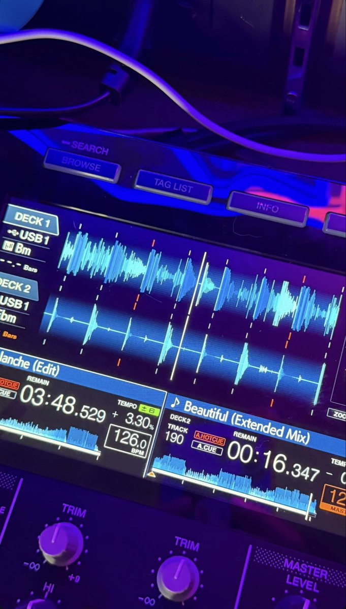 Build_Family FC tweet media