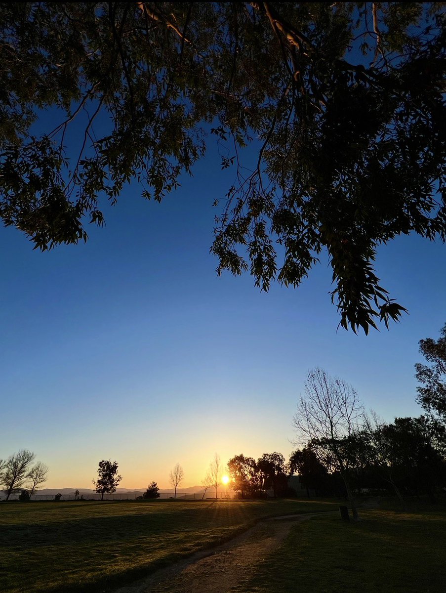 mlzema's tweet image. Good Morning From #SoCal! 
#TuesdayMorning #Sunrise #Sun #Sky #SkyPhotography #Spring #April #TuesdayVibe #Tuesday