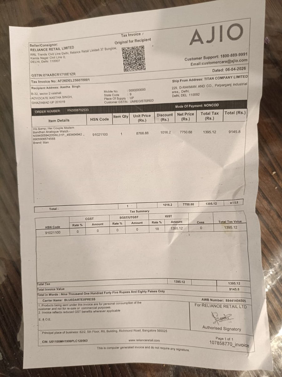 DipakKumarx21's tweet image. I purchased a Titan “His &amp;amp; Her” couple watch set worth ₹9,145 from AJIO for a time-sensitive occasion. Instead, I received a basic Sonata watch worth around ₹1,800. This is not a minor error-it reflects a serious lapse in service and trust.
@AJIOLife @titanwatches #harassment