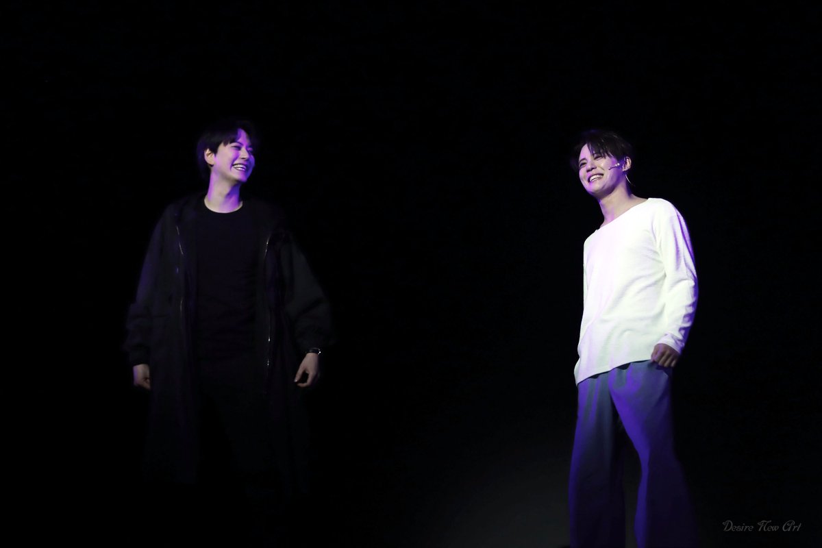 20260407 뮤지컬 데스노트 커튼콜  

야가미 라이토  규현 
엘  김준수