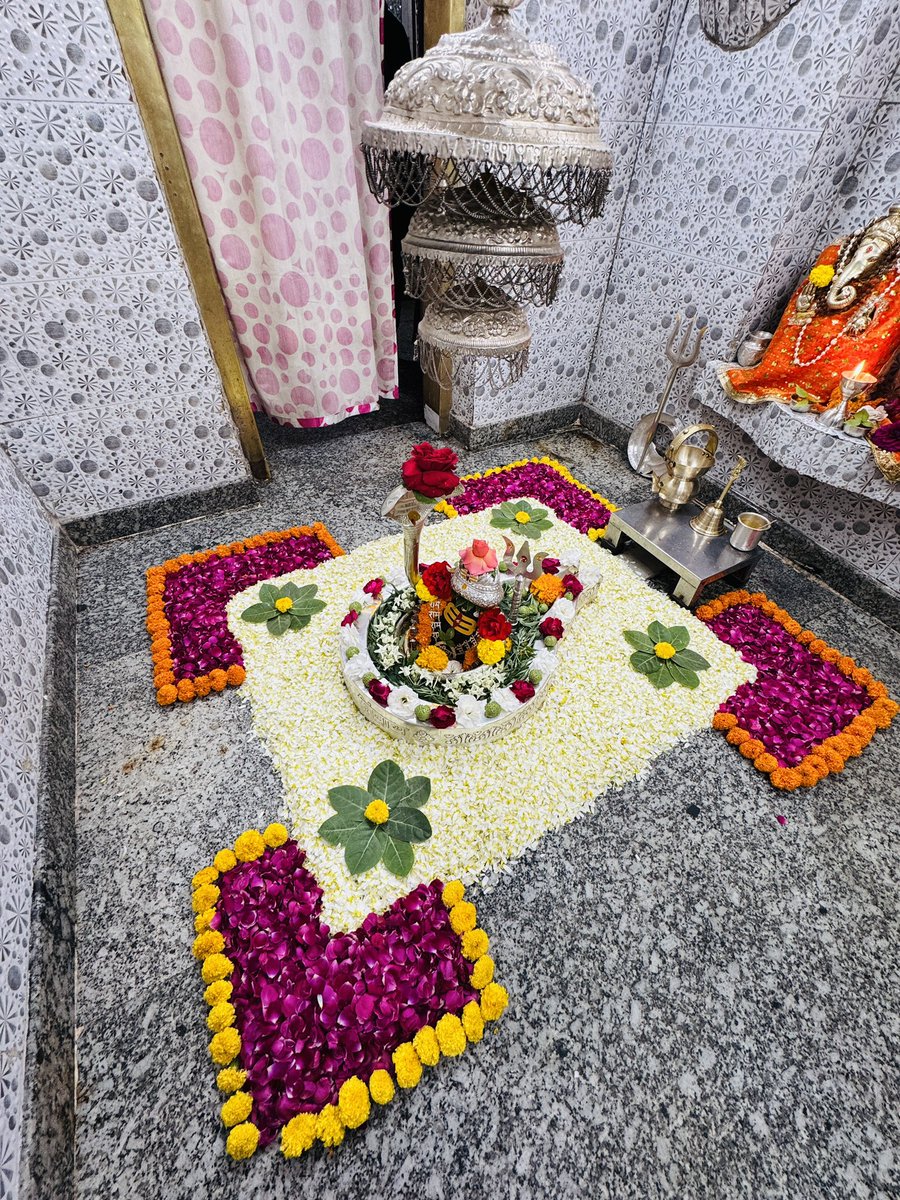 neelkanthtemple's tweet photo. शुभ रात्रि श्री नीलकंठ महादेव जी

📍 श्री नीलकंठ महादेव मंदिर उत्तराखंड https://t.co/pChklH533r