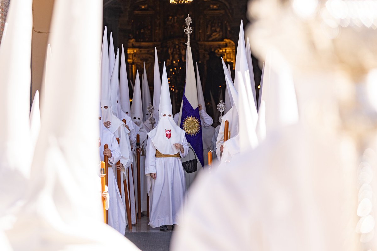 ⚜️ #ESTACIÓNDEPENITENCIA |

Sumergidos ya en la alegría de la Pascua, nuestra Hermandad desea expresar su más profundo agradecimiento a todos cuantos hicieron posible el pasado Domingo de Ramos.

A nazarenos, acólitos, monaguillos, comisiones externas y mujeres y hombres de