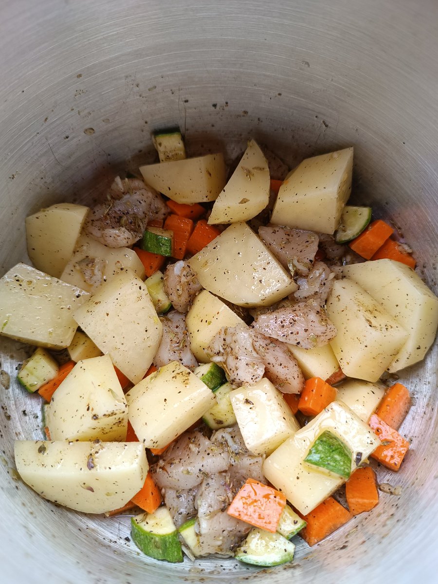 ZORO🌱⃤ tweet media