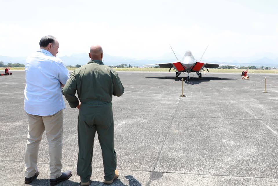 Aaron-Matthew Lariosa tweet media