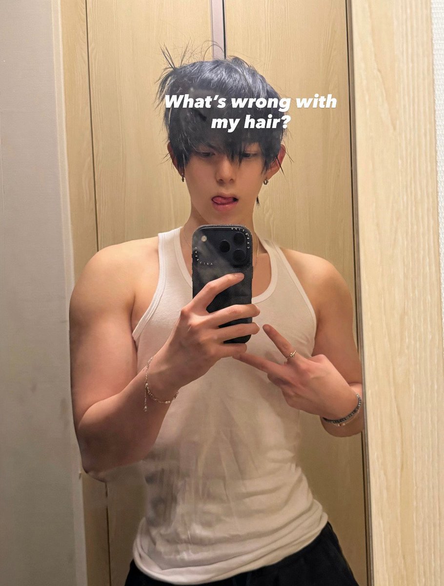 HELP HINDI AKO MAKAHINGA AACHHKKKK😳😳😳 

#AHOF #아홉
#CHIHEN #즈언