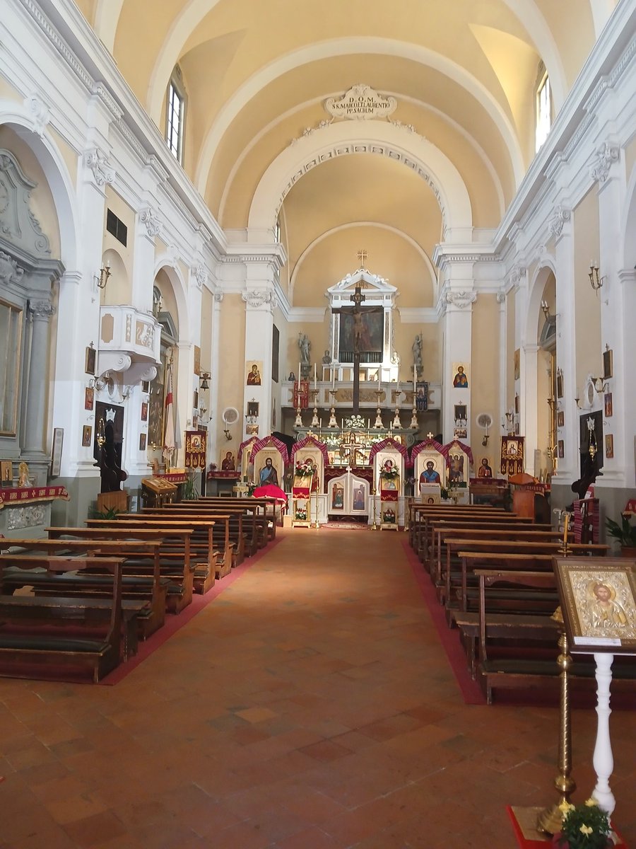 Voi lo sapete che a Poppi (provincia di Arezzo, Casentino) una storica chiesa del capoluogo e' stata concessa dalla Curia alla comunita' ortodossa per lo svolgimento dei propri riti a beneficio dei numerosi fedeli rumeni che abitano in quella zona?