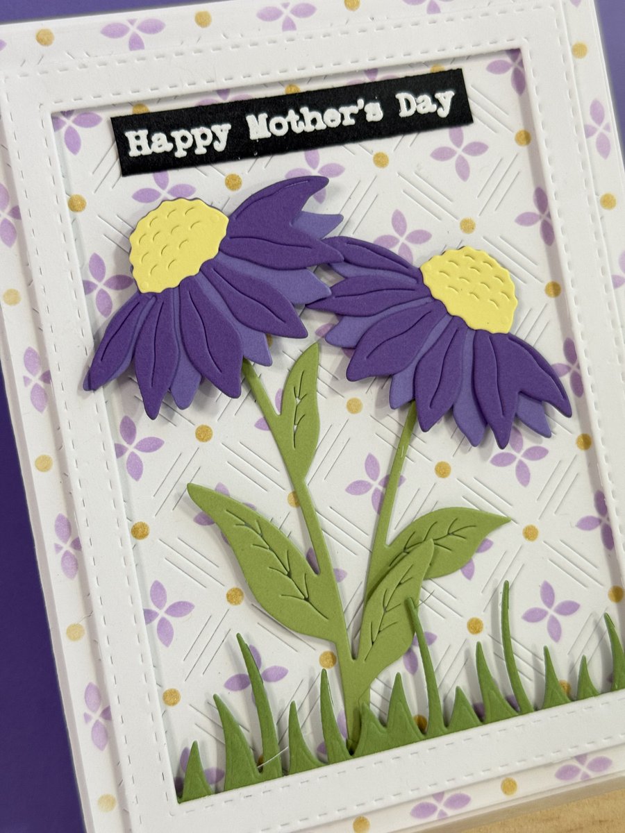 justforunotes's tweet photo. Handmade Mother's Day card - framed 3D flowers in purple &amp; gold  - Inside sentiment choice https://t.co/ItpektIDYb via @Etsy https://t.co/eVYxOfUQ2E