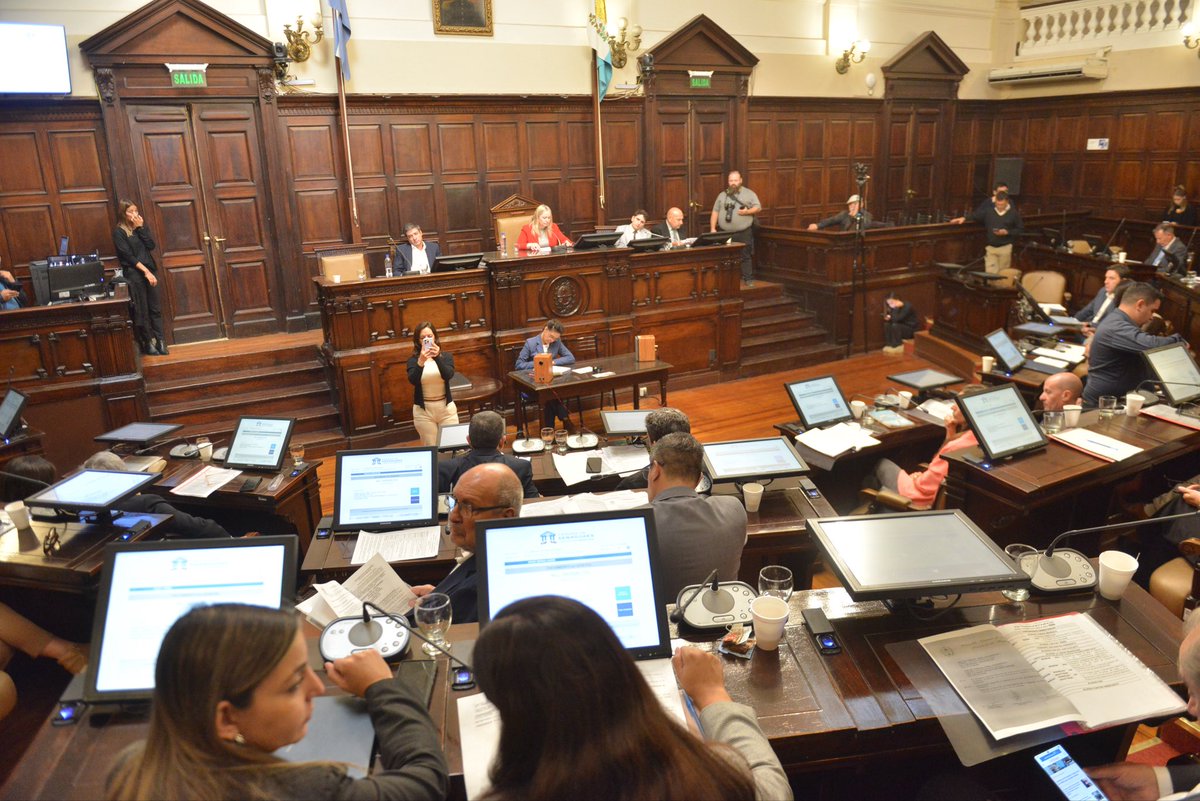 Yamel J. Ases tweet media