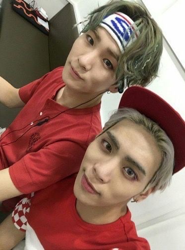 hourlykkb's tweet image. happy birthday! ⏾⋆.˚

#JONGHYUN #종현
#종현이의_서른여섯번째_봄
#HAPPY_JJONG_DAY
#SHINee #샤이니 @SHINee