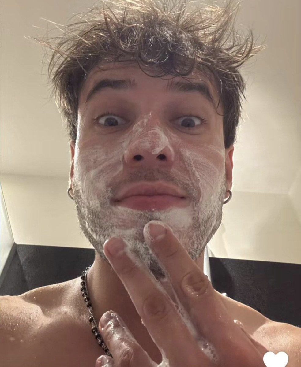 arielove tweet media