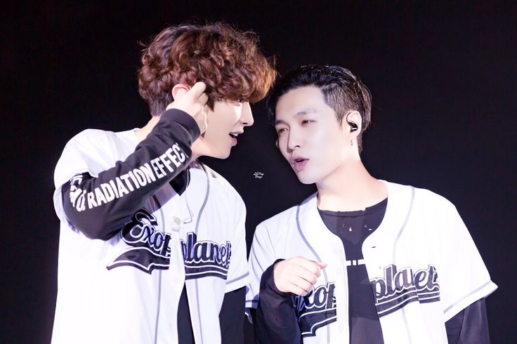 MonikaaMorataa's tweet photo. Dear Yixing & Chanyeol #ChanLay
Thank you for being EXO and my bias in EXO-K & EXO-M 🥹
Semoga masih bisa bareng² lagi ya kedepannya. Ditunggu collab bareng kalian 💖
𝐄𝐗𝐎 𝟏𝟒𝐭𝐡 𝐀𝐧𝐧𝐢𝐯𝐞𝐫𝐬𝐚𝐫𝐲 🖤⃝🪐⭒˚.⋆⭒
#엑소와_14년째_청춘을_꿈꾸는중
#Happy_14th_Birthday_EXO https://t.co/RL0LCnDteA