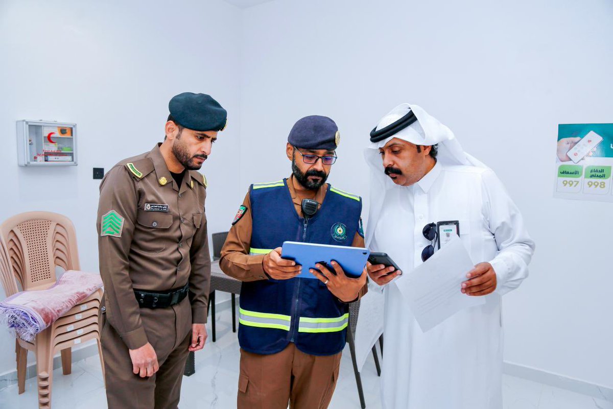 #بلدية_محافظة_القريات 
بمشاركة الجهات ذات الاختصاص، نفذت لجنة
السكن الجماعي (21) جولة ميدانية خلال الربع
الأول من عام 2026م، استهدفت متابعة أوضاع
سكن العمال والتحقق من الالتزام بالاشتراطات
وتطبيق الدليل الاسترشادي لإجراءات الرقابة على
السكن الجماعي للأفراد، وأسفرت الجولات عن
رصد