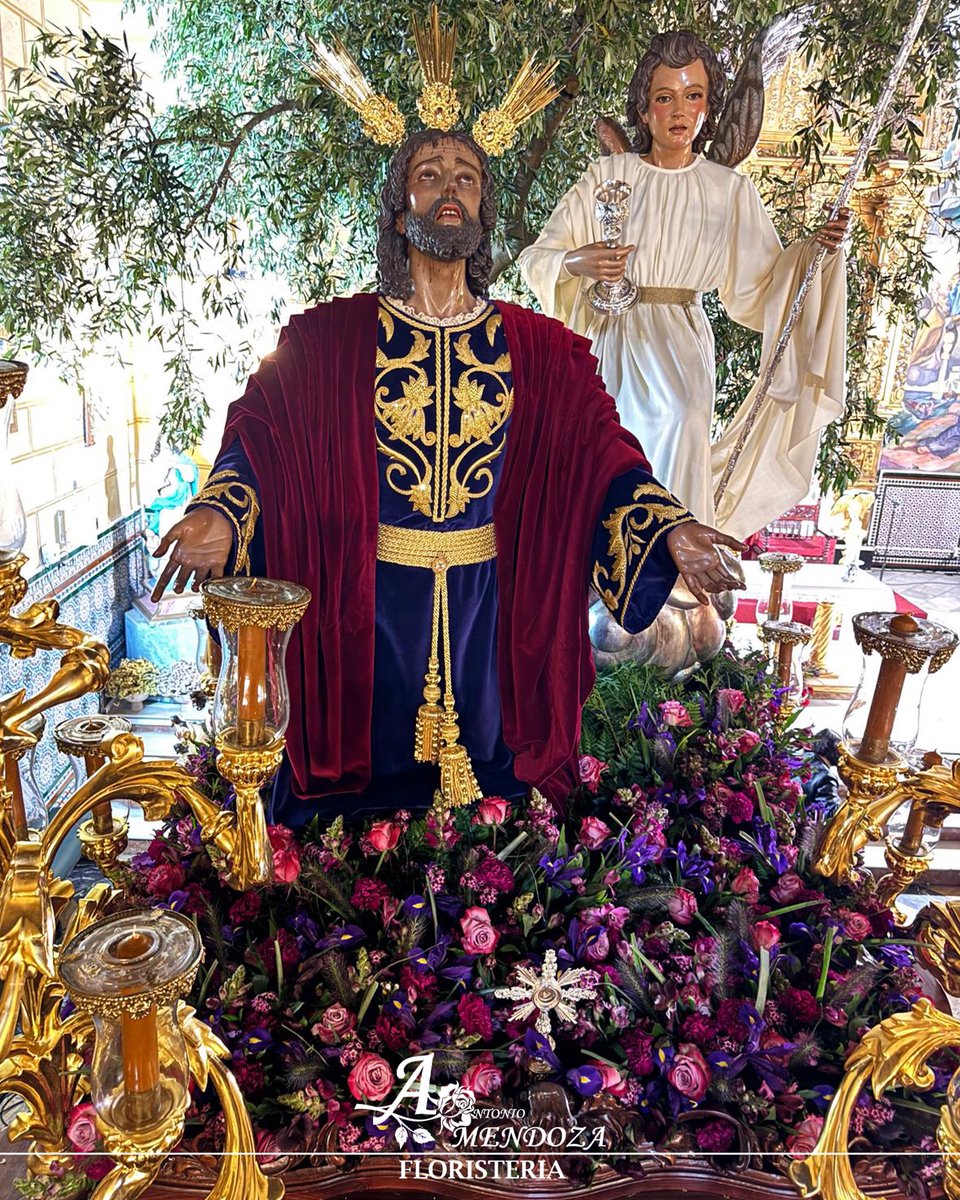 FloristaMendoza's tweet photo. Nuestro #DomingodeRamos en Alcalá de Guadaíra.

Exorno floral de los pasos procesionales de nuestra querida @Hdad_DelRosario.

#SSantaSevilla26 https://t.co/AcFH9FTPMo