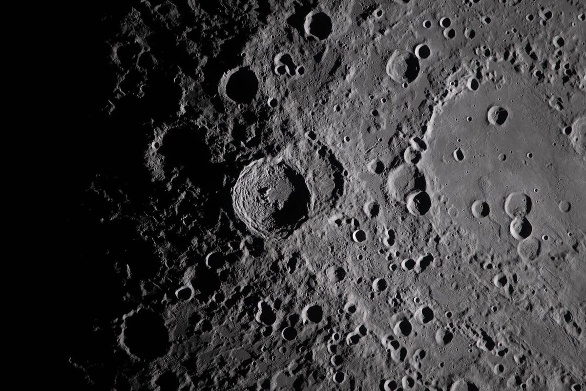 Epipapu's tweet photo. L’humanité. La technologie. L’immensité.

Grandiose.

@NASAArtemis https://t.co/Db6N9TskLq