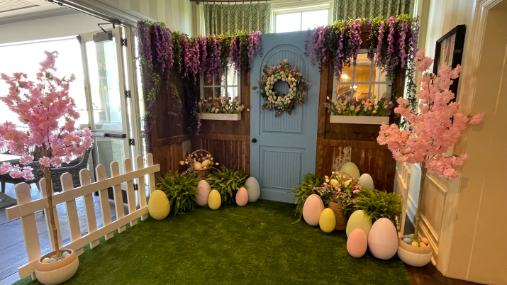 LasVegasExpo's tweet image. Hope everyone had a great Easter! Our Nashville branch designed, fabricated, and installed a custom display for a local client — fast setup, fast strike, and our Matrix Systems frame handled every bit of it with ease. Flexibility + speed = happy clients #HappyEaster #EventDisplay