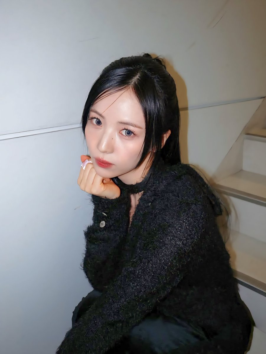 マヤちゃん誕生日おめでとう💜🦢
ボブになってイメージが変わって～
とても似合ってるし惹かれてます🙂‍↕️
またお茶目な姿もあって可愛いよ！！
幸せで楽しい1年になりますように🌈
⁦#NiziU #WithU 
#HappyMAYADay⁩
⁦#いつだってがんばってるマヤの笑顔が大好きだから⁩