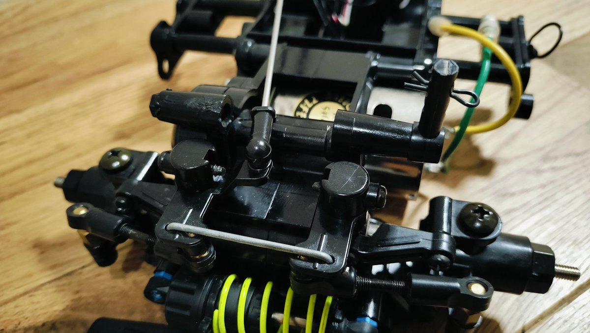 airacomet_p59rc's tweet image. 夜な夜な全バラ清掃してたM01とCC01がだいたい出来上がり。

M01はグリスが超劣化してたのでその辺もキレイにしましたが、樹脂がヤバいかも…

CC01は比較的綺麗な個体なので仕組みの理解の意味合いが強かったかな

メカ載せてボディ作って、、、まだまだ先は長そうᕙ⁠ ⁠(⁠°⁠ ⁠~⁠ ⁠°⁠ ⁠~⁠)