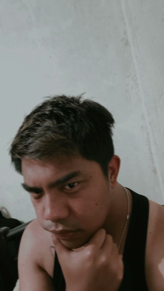 WDDHyunaStan's tweet image. Something flickers in his bloodshot eyes.... Pain

Idap na sas Red Horse 😴
Umipaseyep. 
Good Night! #Baguio