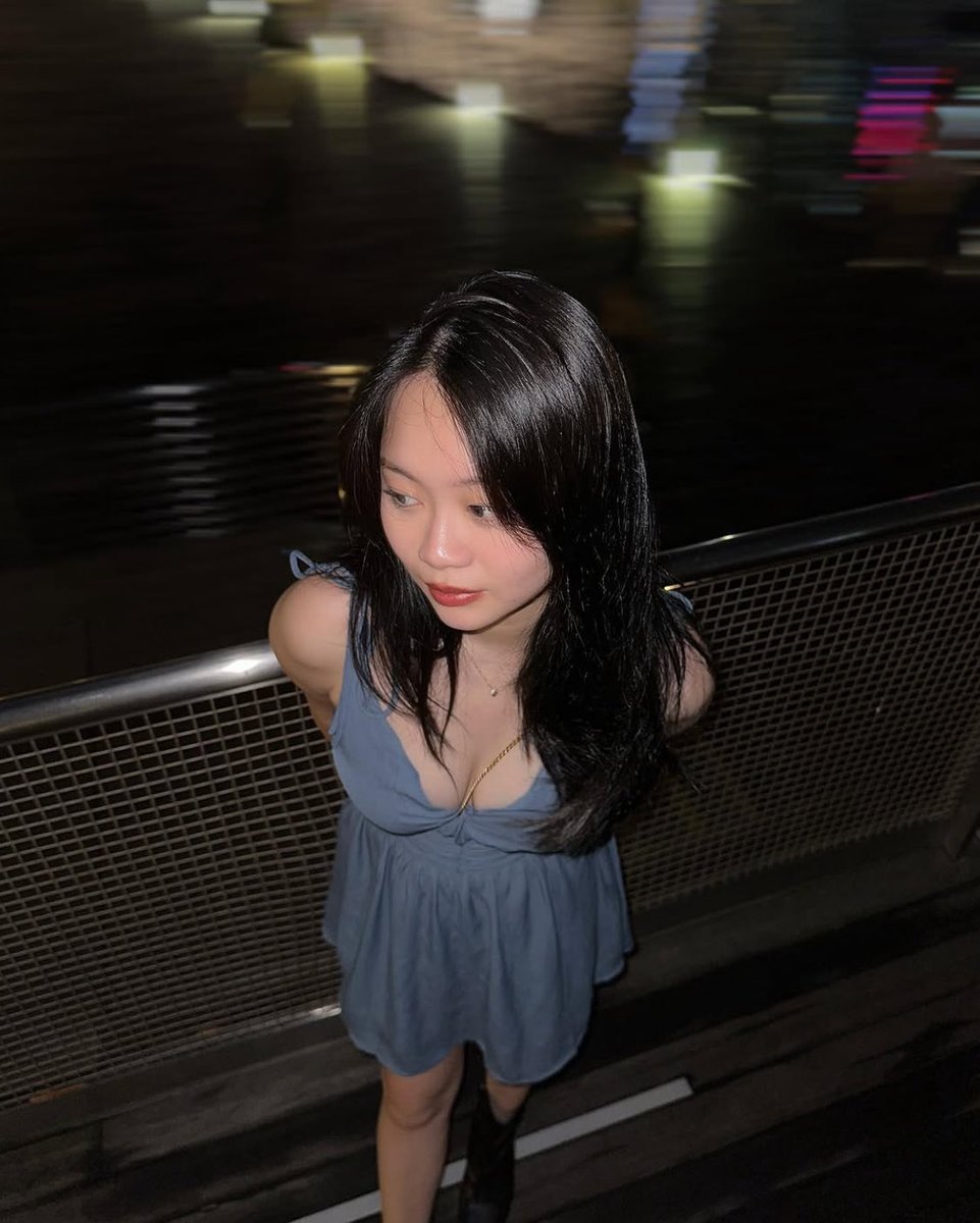 sg midriffs tweet media