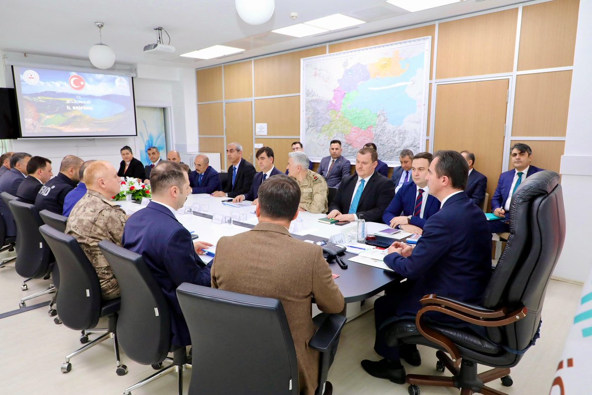 Bitlis Valiliği tweet media