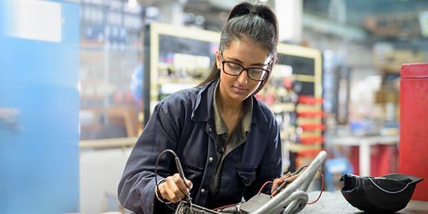 MoneyHelperUK's tweet image. If you're building a savings habit, even small amounts can make a difference over time.

Here are some ideas to help you get started and keep going.
ow.ly/SURz50YyHjP
#SavingMoney #FinancialWellbeing