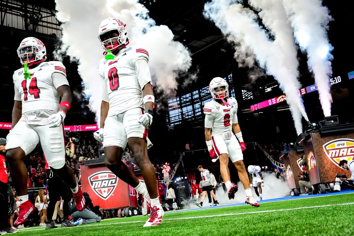 ellio33640's tweet photo. After a great phone call with @DBCoachWhite, I am blessed to receive my 8th D1 offer from Miami-Ohio. 

@CoachZaneRies @MiamiOHFootball @Martin_Miami_HC @MIexposure @CSAPrepStar @MichFBFrenzy https://t.co/Zu8sl0lKIN