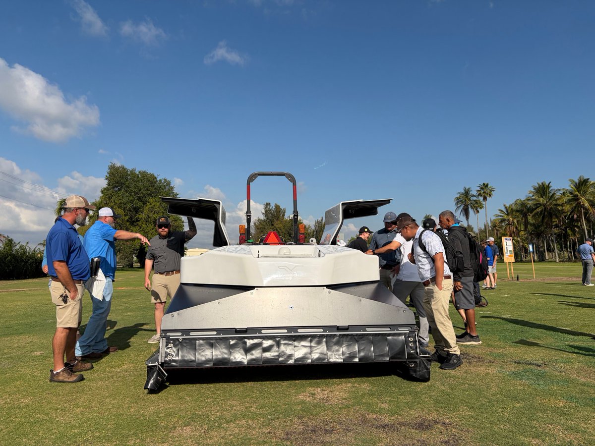 Ecorobotix_Turf's tweet image. ALBA stole the spotlight at the @UFIFASftlaudREC Field Day. 🌱

Showing a new era of precise, profitable weed management, ALBA gave industry pros a look at what targeted spraying can do.

Join Ecorobotix at a field day this spring!

#ALBAturf #Turfgrass #TurfCare