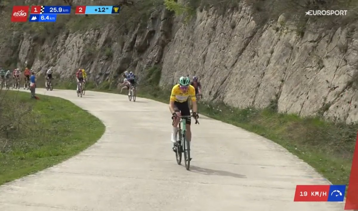 falso plano tweet media