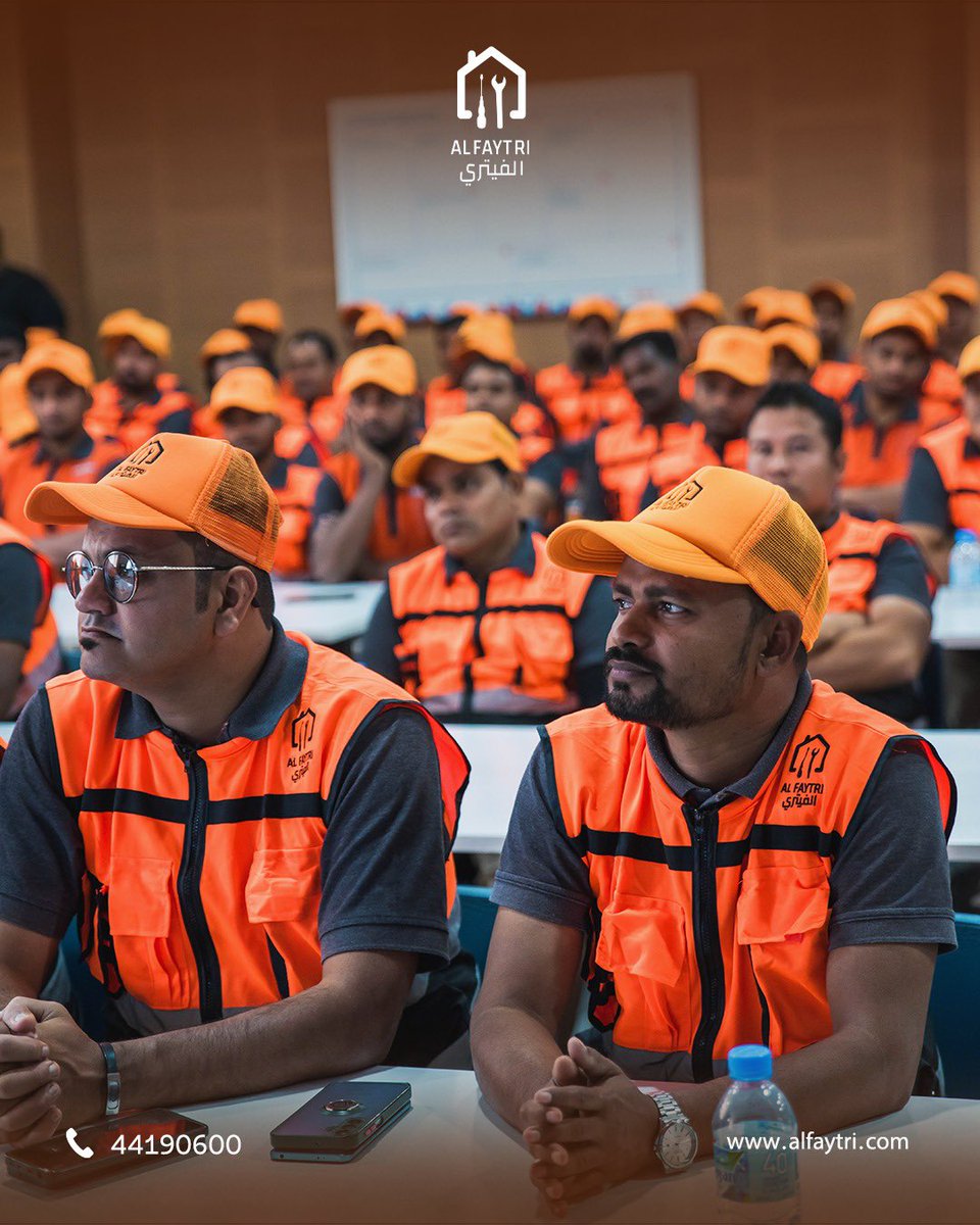 alfaytri's tweet photo. اجتمع فريق الفيـتري السنوي مع المدراء لمراجعة أهداف السنة، تبادل الأفكار، ومتابعة التطورات. فرصة لكل عضو ليشارك ملاحظاته ويساهم في تحسين الأداء المستمر للشركة https://t.co/oO6BrXWoK4