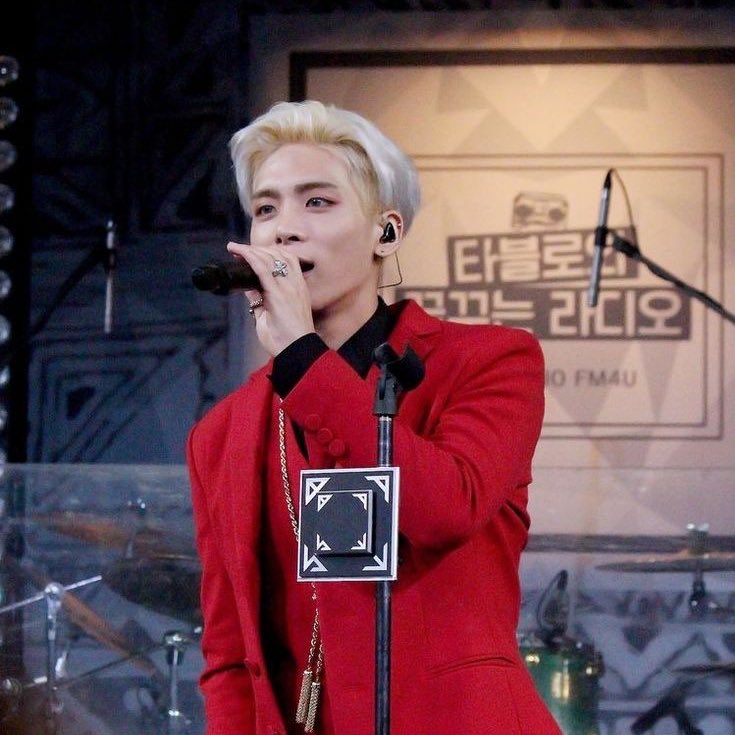 おめでとう、ジョンヒョン🤍
 
#HappyJonghyunDay
#HAPPY_JJONG_DAY
#종현이의_서른다섯번째_봄