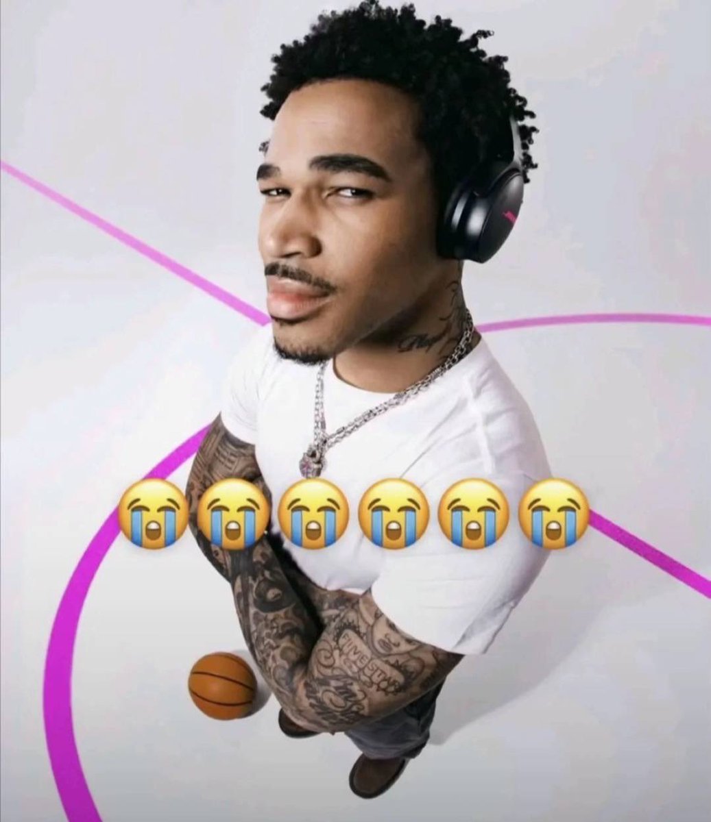 steph🦇 tweet media