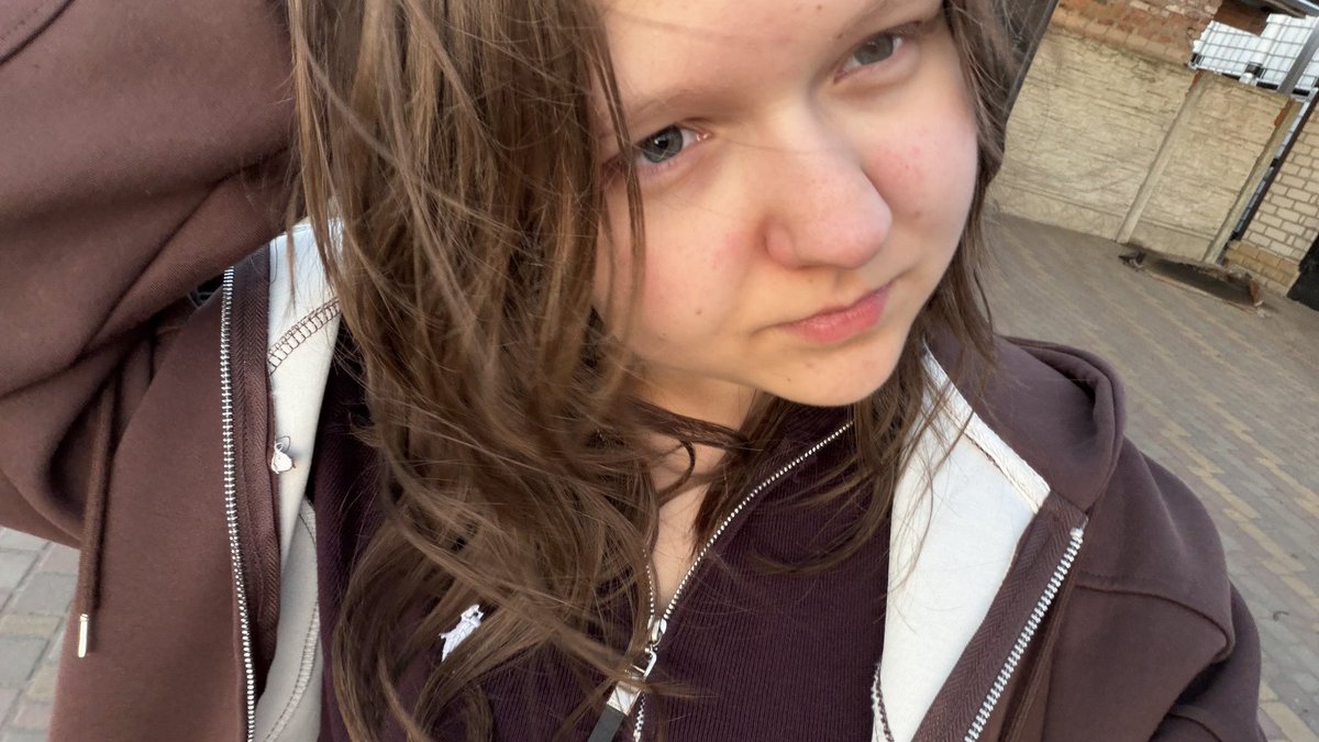 риша tweet media