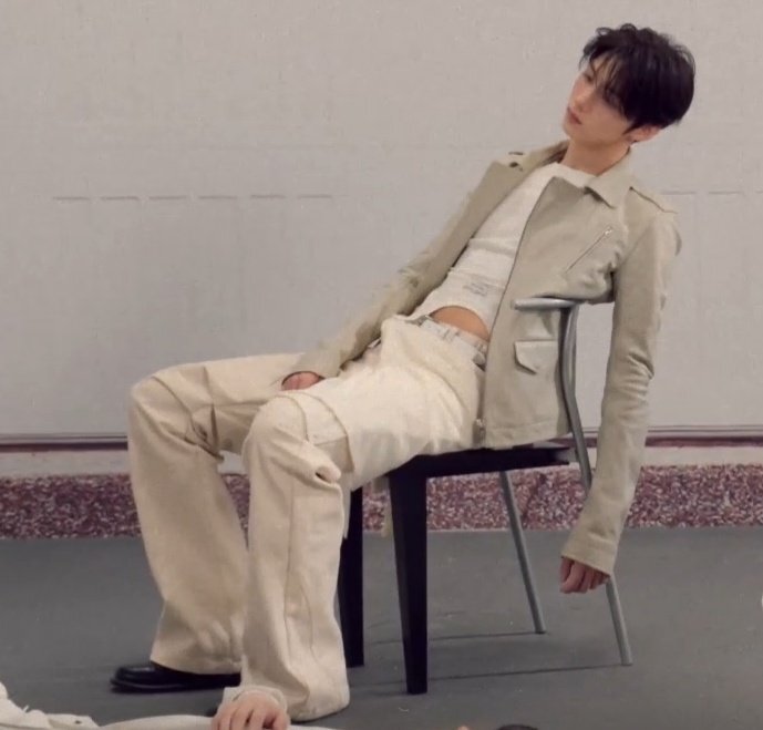 selfolssi ♤ tweet media